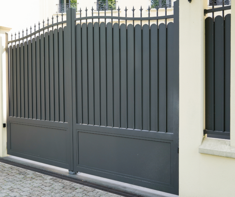 أبواب كاست المونيوم في الشارقة