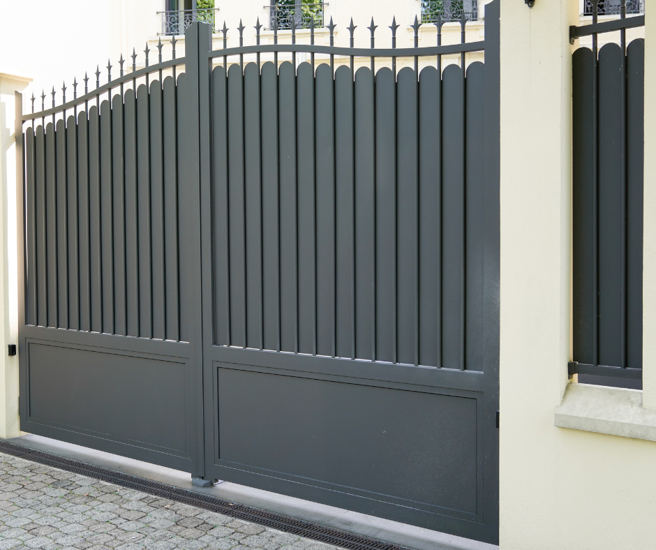 أبواب كاست المونيوم في الشارقة